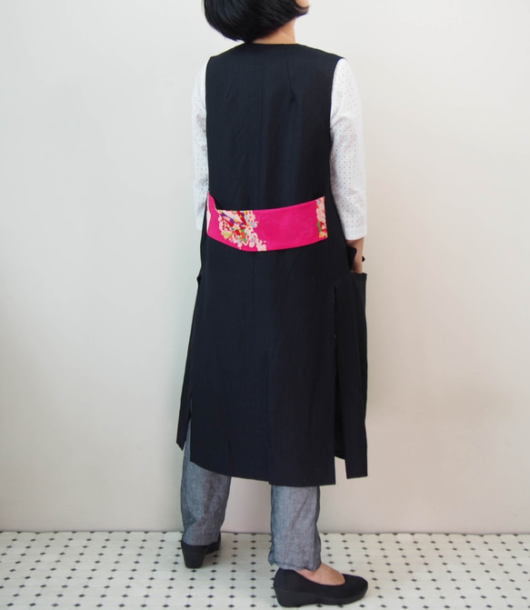 KIMONO GILET - 使用複古和服面料重新製作的黑色和服 第6張的照片