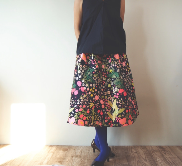 CRAZY PRINT -Midi Skirt 第8張的照片