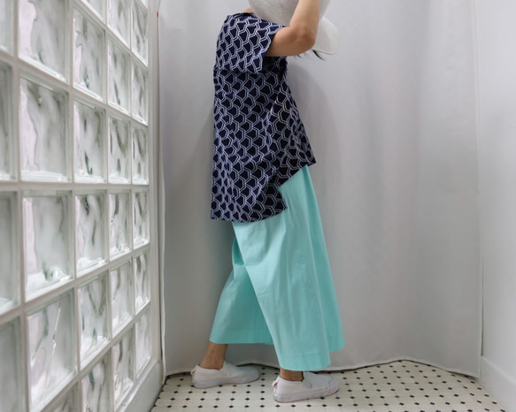 ☆OKINAWA TOP -藍色のうろこ柄の浴衣地を使ったトップス　大きめサイズ 10枚目の画像