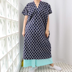 ☆Square Dress -藍色のうろこ柄の浴衣地から作ったスクエアワンピース　限定１枚　大きめサイズ 1枚目の画像