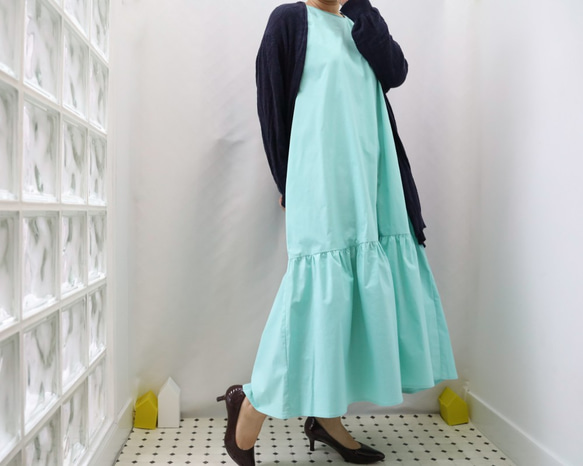 ノースリーブ 裾フレア マキシ丈 ワンピース ドレス  今注目のミント 1枚目の画像