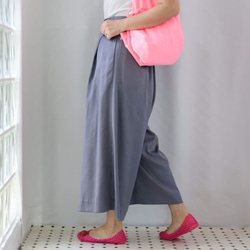 ◆ SALE ◆ Gaucho 褲子讓成年人看起來苗條 Gaucho 褲子 灰色 高品質緞面光澤和秋天的感覺讓你看起來女人味和苗 第5張的照片