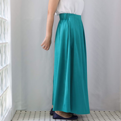 ◆出售◆緞子不對稱褶裙半身長喇叭口充分利用了綠色懸垂之美 第8張的照片