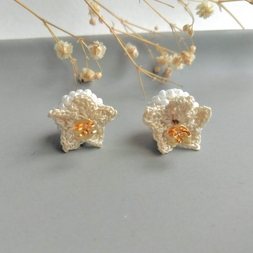 山野草のピアス/イヤリング -wild strawberry- [ivory] ピアス