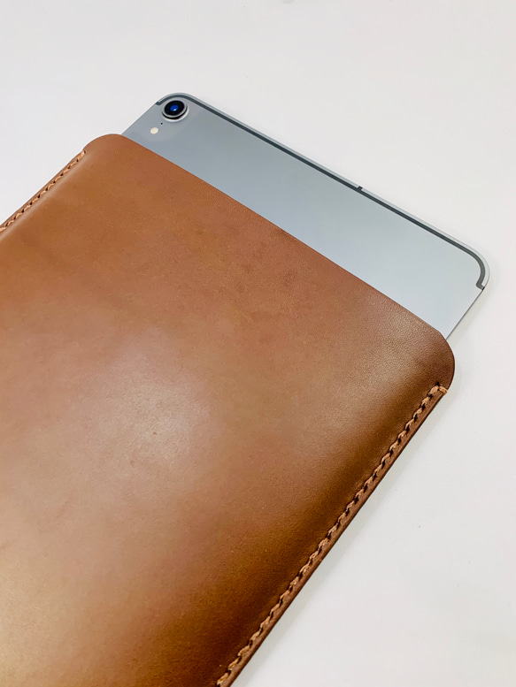 栃木立式皮革 iPad mini 保護套 ② 巧克力色（兼容新款 iPad mini） 第5張的照片