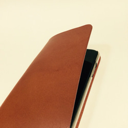 革のiPhoneSEケース brownie(左利き用可) 1枚目の画像