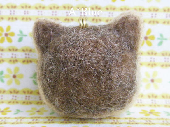 羊毛フェルト/猫のイヤホンジャック（アビシニアン） 3枚目の画像