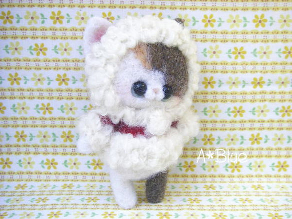 羊毛フェルト/サンタにゃんこストラップ♬三毛猫 2枚目の画像