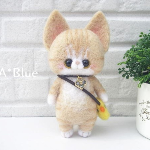 羊毛フェルト/にゃんこストラップ♩マンチカン（ハチワレ＊茶トラ  