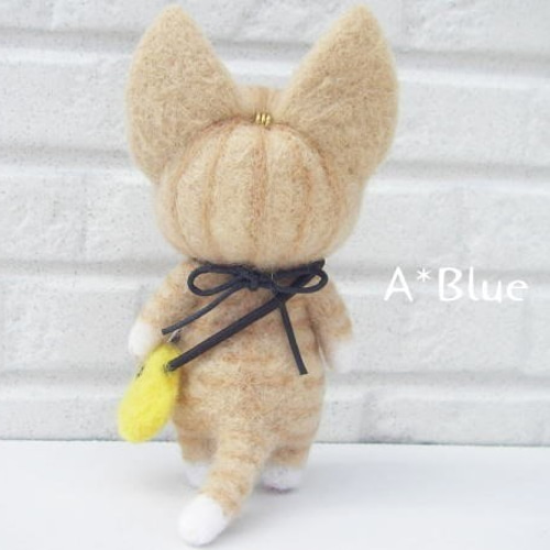 羊毛フェルト/にゃんこストラップ♩マンチカン（ハチワレ＊茶トラ  