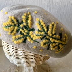 ミモザ刺繍のベレー帽 3枚目の画像
