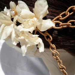 プリンセスみたいなヘッドドレス　オフホワイトのお花　ﾋﾟﾝｸ×ｺﾞｰﾙﾄﾞ 3枚目の画像
