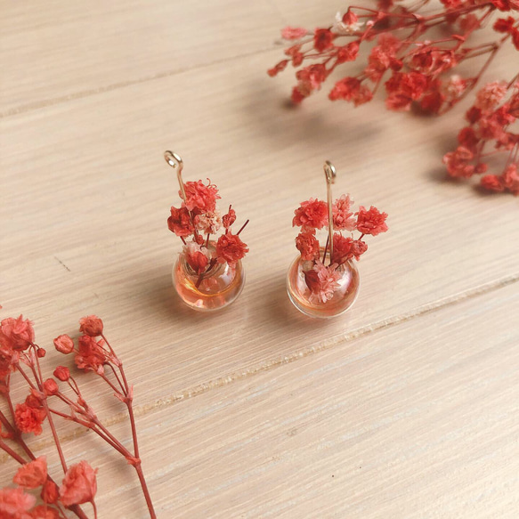 小さな秋の耳飾り  紅葉カラー   イヤリング/ピアス 2枚目の画像