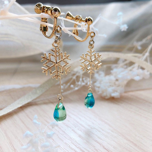 ハンドメイド 星と雪の結晶 ピアス 🎄雪の結晶ピアスの作り方/Snowflake earrings - YouTube