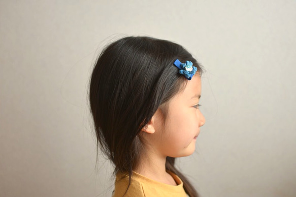 §ママとおそろい§小花柄リボンヘアゴムとベビー&キッズ用ヘアクリップのセット（ブルー） 5枚目の画像