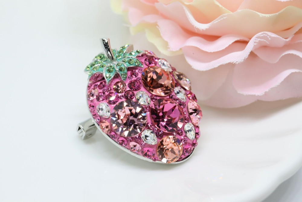 コロンと可愛い苺のブローチ・シルバー・グルーデコ（ローズなどピンク系使用）