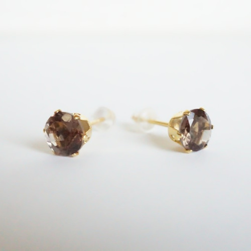 1点作品☆ 宝石質スモーキークォーツピアス　イヤリングに変更可能☺︎ 宝石質スモーキークォーツピアス/イヤリング 約12×12mm