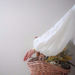 『ゆかさん様ご予約分』洗いこまれたベルギーリネン つぼみスタンドネックプルブラウス 4枚目の画像