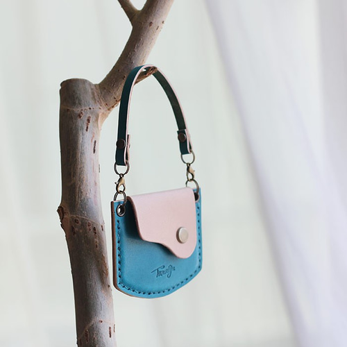 小さなバッグチャーム ブルー 小銭入れ コインケース 薬入れ アクセ  