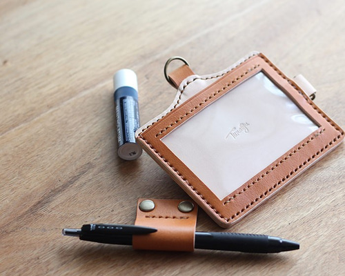 IDカードホルダー レザー ペンホルダー付 T-3 キャメル 縦横対応 社員
