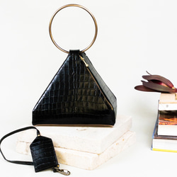 【受注生産】Real Leather Triangle bag 本革リングバッグ　黒クロコ型押し 2枚目の画像