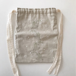 スズラン 2 / リネンの巾着　（手刺繍） 3枚目の画像