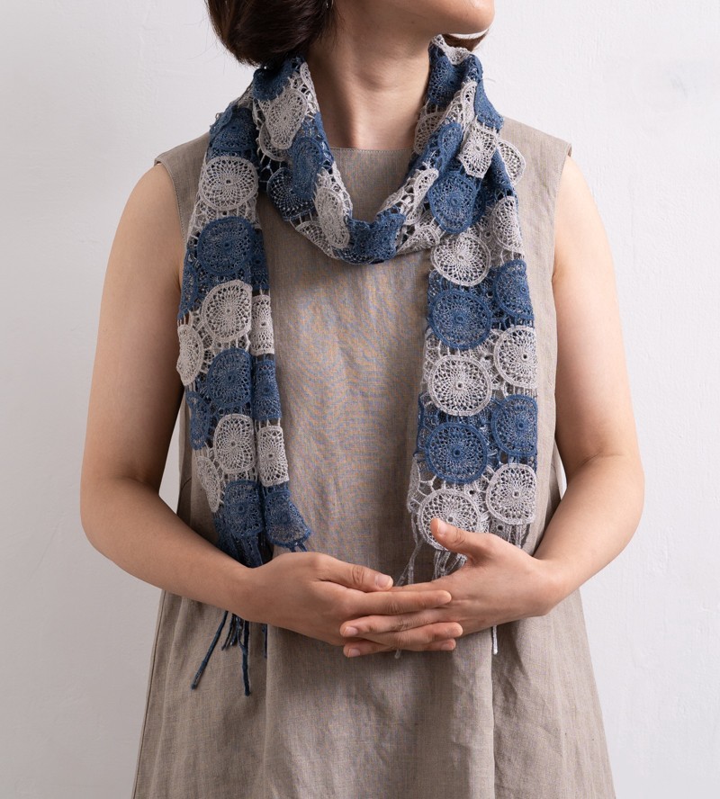 草木染めエンブロイアリウムマフラー 藍染め【ブルー/グレー】