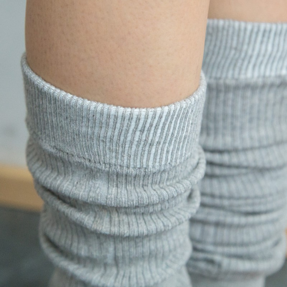 草木染レッグウォーマー 矢車附子染め 3枚目の画像