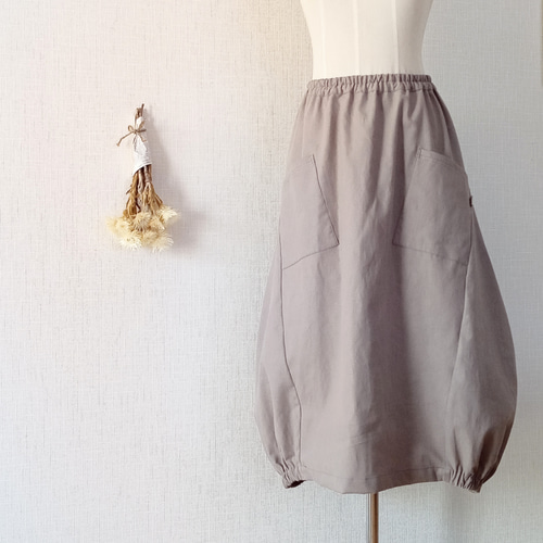 美品 萌 MOYURU 総ゴム 軽量 布地切替 変形バルーンスカート M