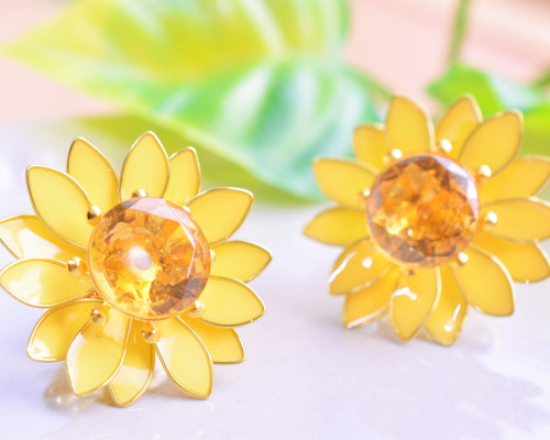 キラキラひまわりのピンバッジ ピンバッチ FukuFurawa-小さなお花屋