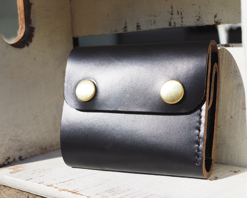 コンパクト　革　財布　クロムエクセル　レザー　黒色　ギボシ　真鍮　ハンドメイド① コンパクト 革 財布 クロムエクセル レザー 黒色 ギボシ 真鍮