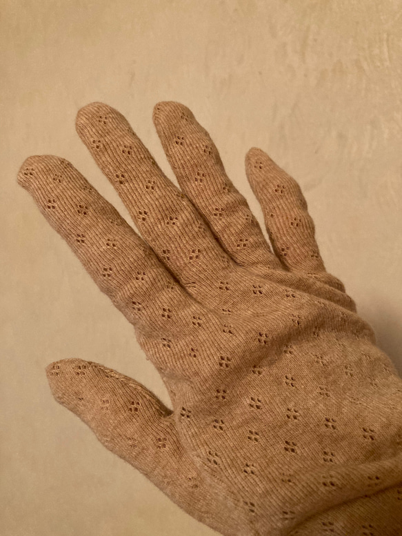 オーガニックコットン100%の生地と糸で作った手袋　生成りorブラウン　日焼け予防　保温保湿　 9枚目の画像