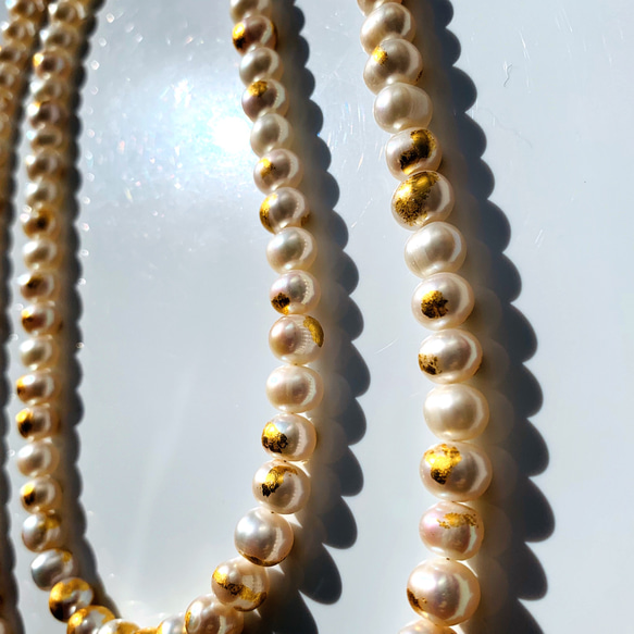 24金箔✴︎淡水真珠のニュアンスネックレス・14kgf・淡水パール・純金 3枚目の画像