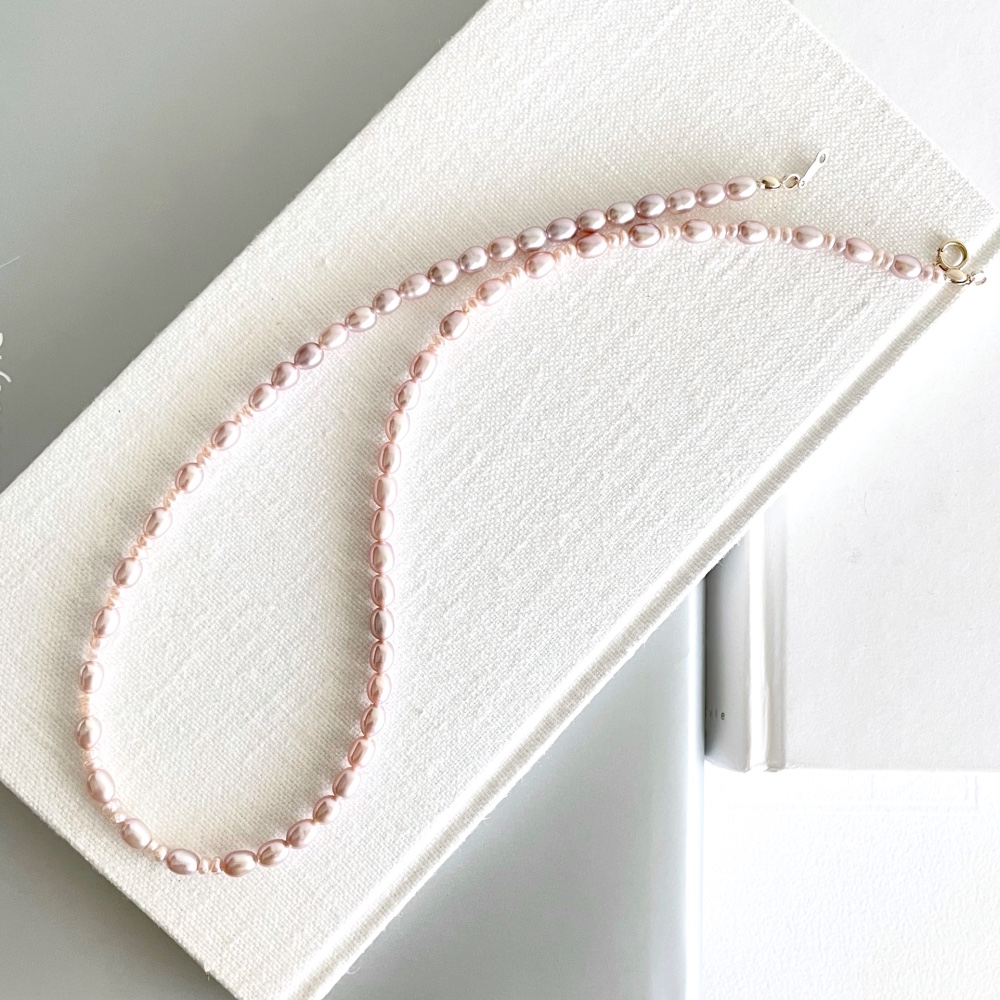 ライトラベンダー 2種のパールを使ったデザインチョーカー(K14gf)