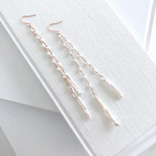 淡水 細長いケシパール スティックパールのピアス(14kgf