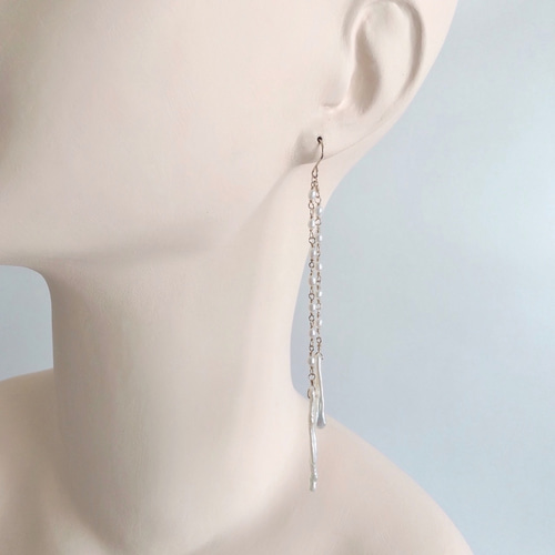 淡水 細長いケシパール スティックパールのピアス(14kgf)/イヤリングに