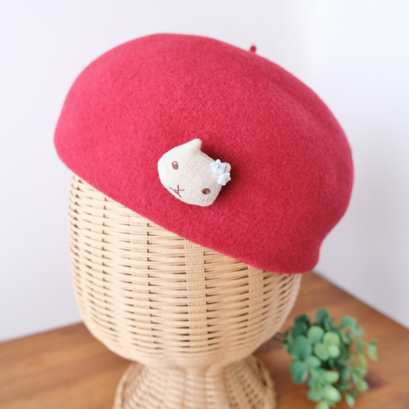 いっしょにおでかけ♪おんなのこブローチ（にゃんこ）　刺しゅう 1枚目の画像