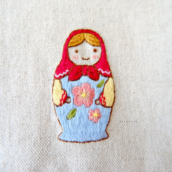 マトリョーシカのブックカバー☆厚めの本にも対応　＊　刺しゅう 5枚目の画像
