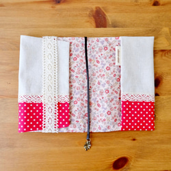 マトリョーシカのブックカバー☆厚めの本にも対応　＊　刺しゅう 6枚目の画像