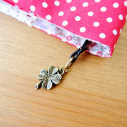 マトリョーシカのブックカバー☆厚めの本にも対応　＊　刺しゅう 7枚目の画像