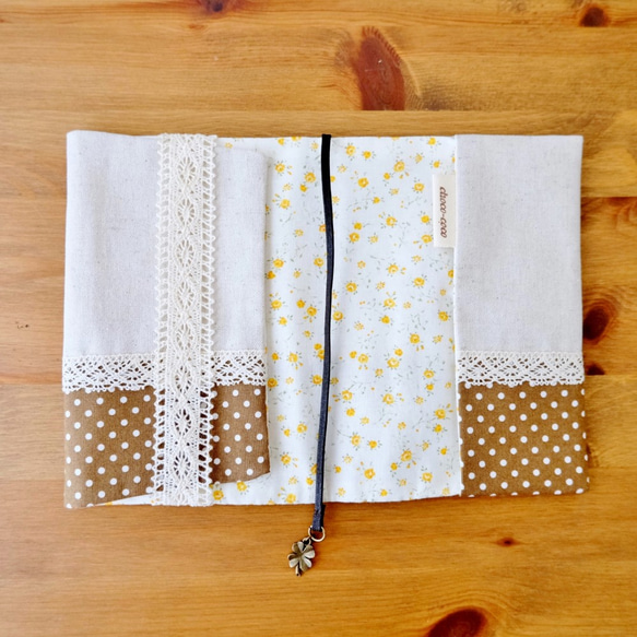 ダーラナホースのブックカバー☆厚めの本にも対応　＊　刺しゅう 6枚目の画像