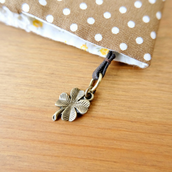 ダーラナホースのブックカバー☆厚めの本にも対応　＊　刺しゅう 7枚目の画像