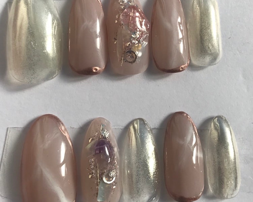 人気デザイン ニュアンスネイル ネイルチップ ハンドメイド こなれ感のある指先に ニュアンスネイルチップ | minne 国内最大級の