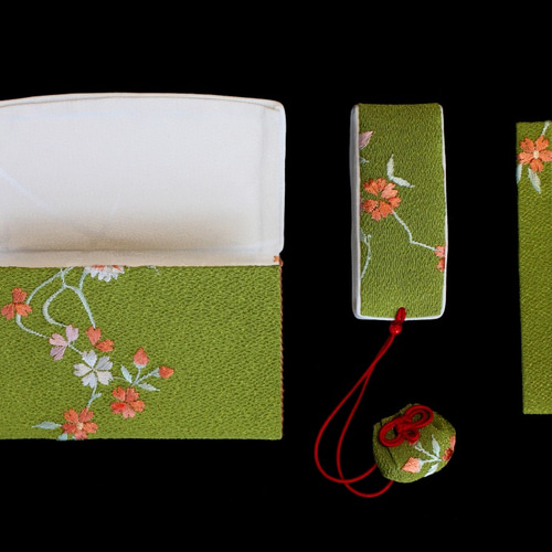 専用です☆上級品☆抹茶　縮緬　刺繍　作り帯と筥迫セット 花嫁の筥迫と懐剣】抹茶 刺繍◇B品 その他オーダーメイド はこ