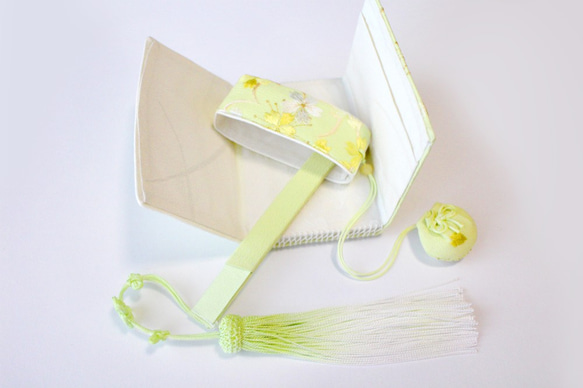 【花嫁の筥迫と懐剣と末広】薄黄緑色 刺繍◆B品SALE 4枚目の画像