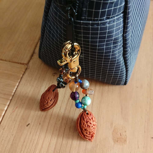 花桃の種 キーホルダー(シルバー) その他アクセサリー 紺紗屋