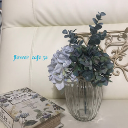 セール価格　アンティーク調花瓶　アンティーク紫陽花＆ユーカリ　アーティフィシャルフラワー 1枚目の画像