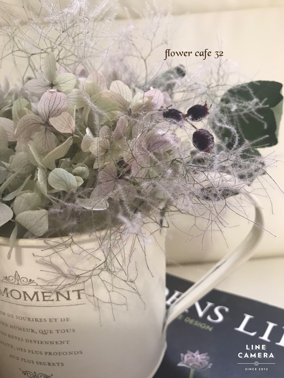 白いブリキジョウロアレンジメント　紫陽花＆スモークツリー　ドライフラワー 5枚目の画像
