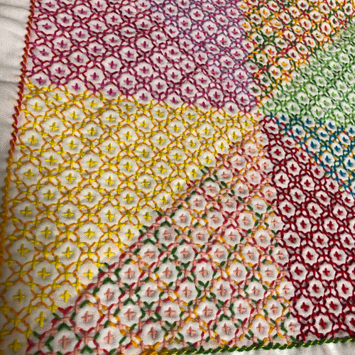 刺し子 花ふきん オリムパス生地使用 「十字花刺し」応用 レインボー 