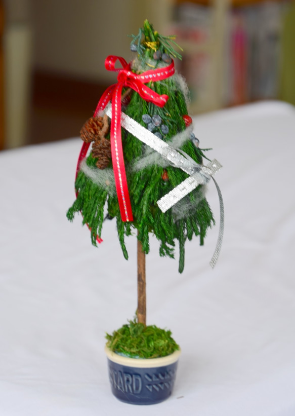 小さなクリスマスツリー（リボン） 1枚目の画像